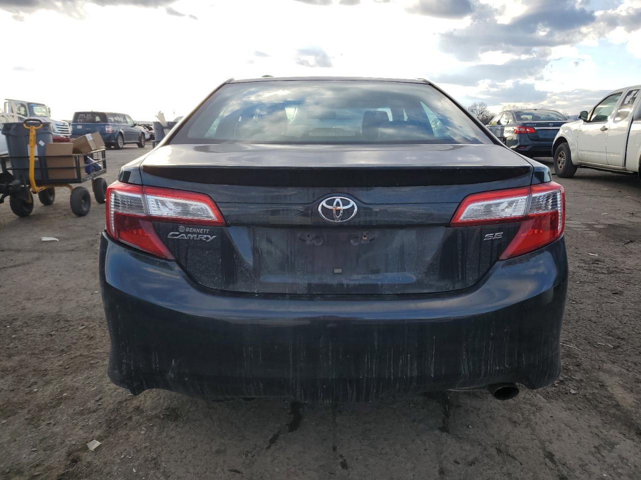 2012 Toyota Camry - Image 6