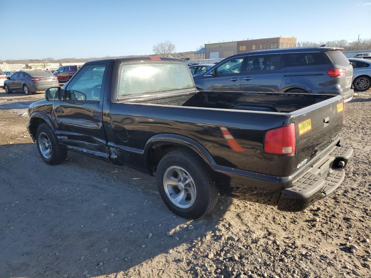 2001 Chevrolet S-10 Pickup - Image 2
