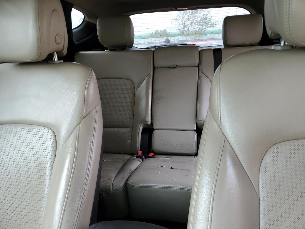 2013 Hyundai Santa Fe - Image 10