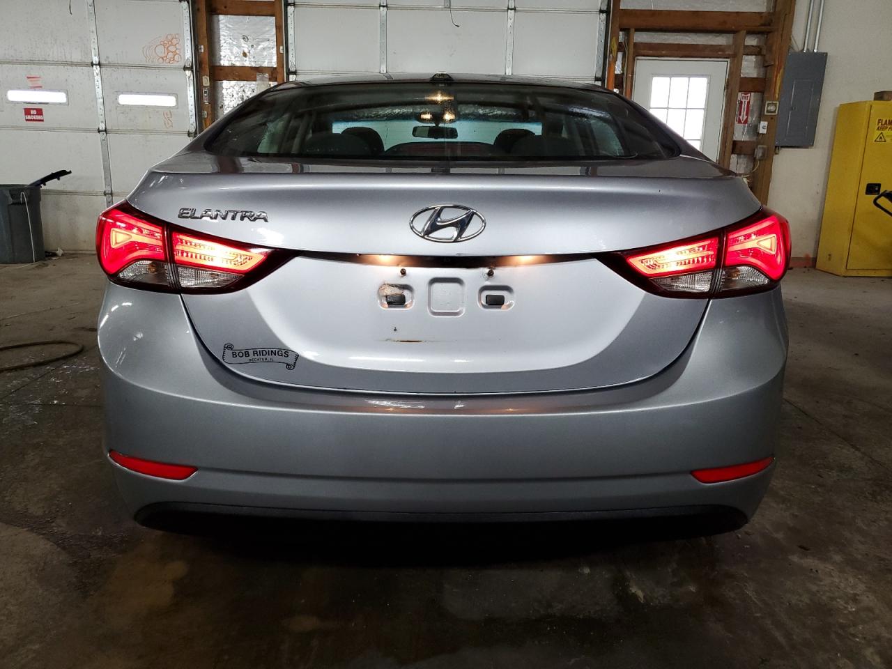 2016 Hyundai Elantra - Image 6