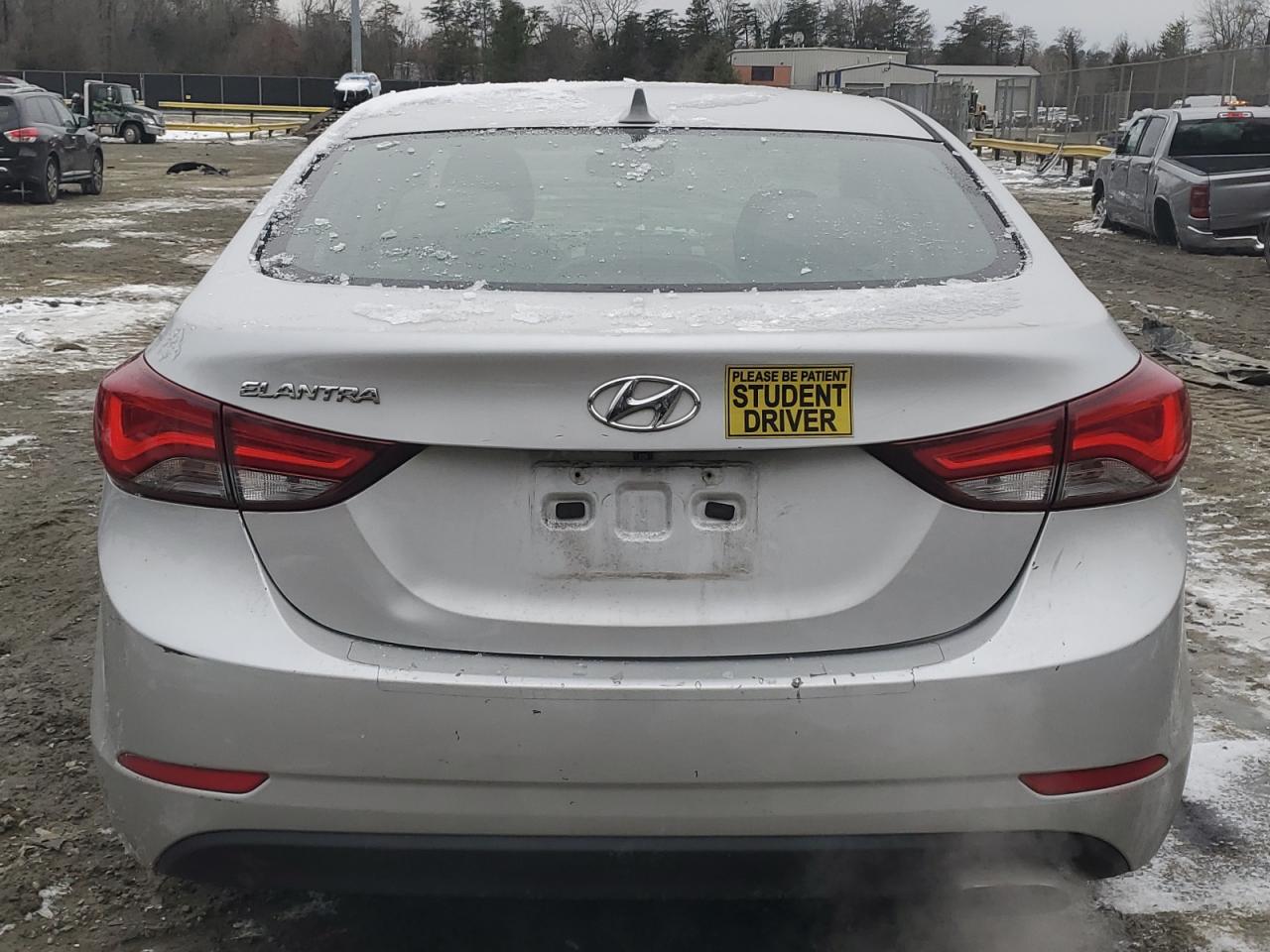 2015 Hyundai Elantra - Image 6
