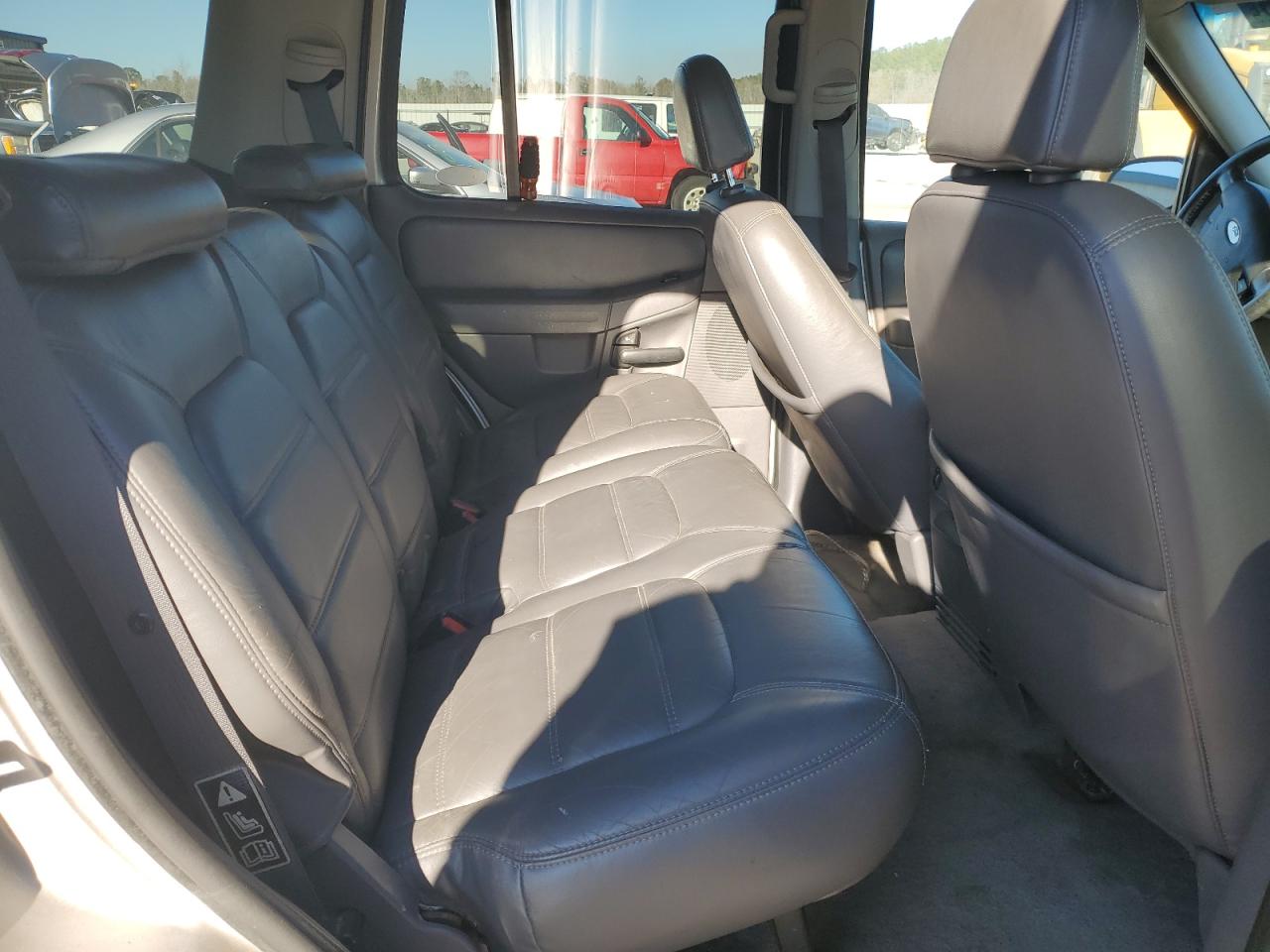 2002 Ford Explorer - Image 11