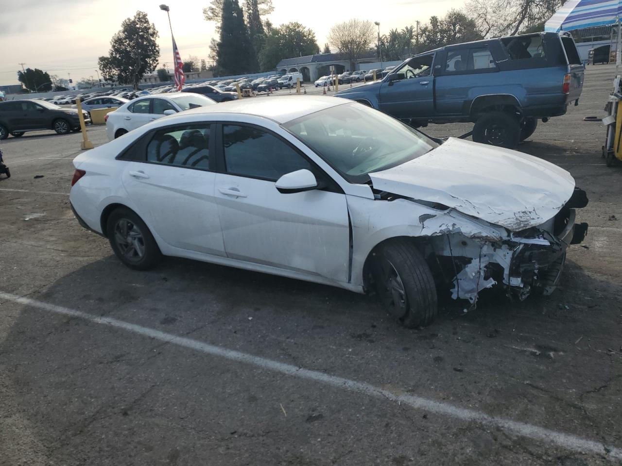 2024 Hyundai Elantra - Image 4