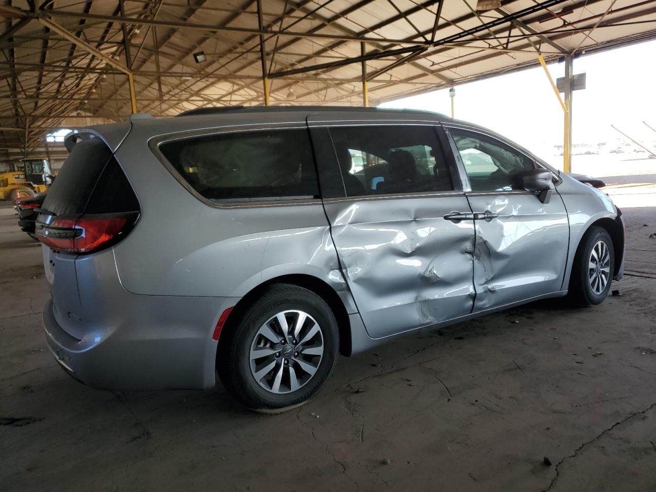 2021 Chrysler Pacifica - Image 3