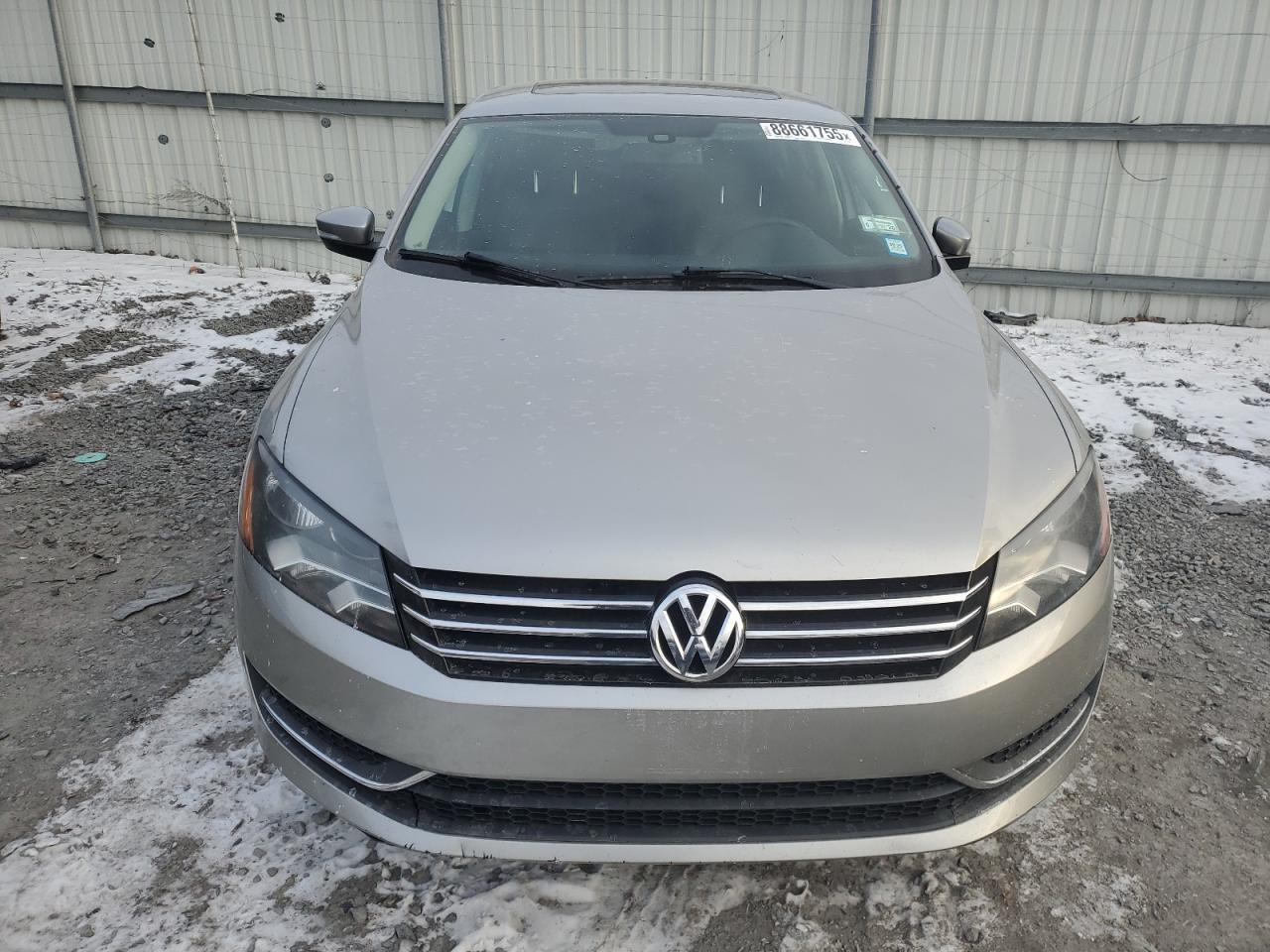 VIN 1VWBT7A32EC055697 2014 VOLKSWAGEN PASSAT no.5