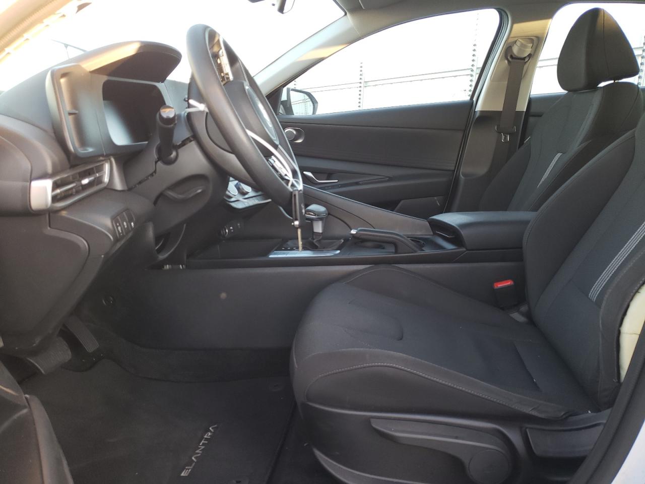 2024 Hyundai Elantra - Image 7