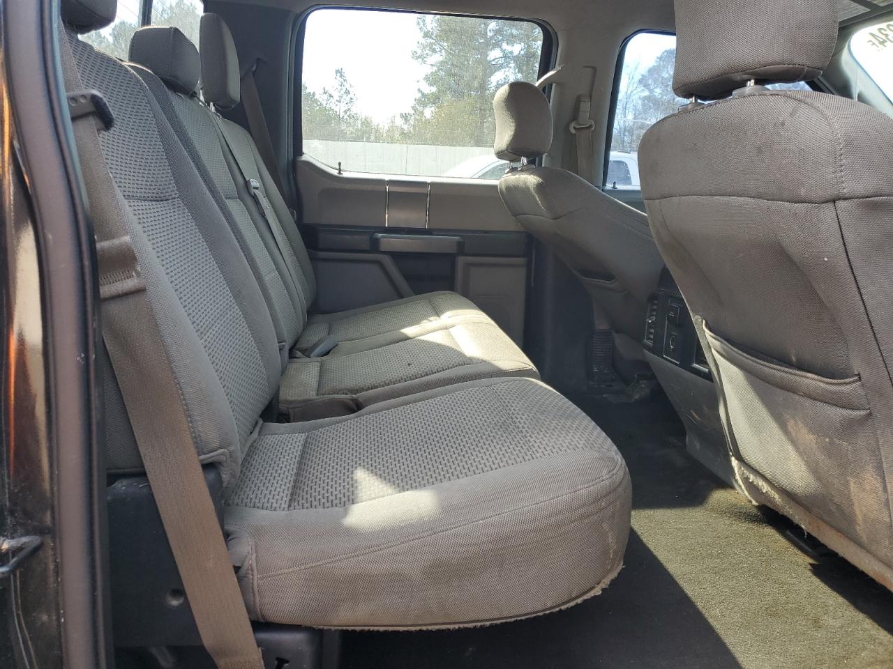 2015 Ford F-150 - Image 10