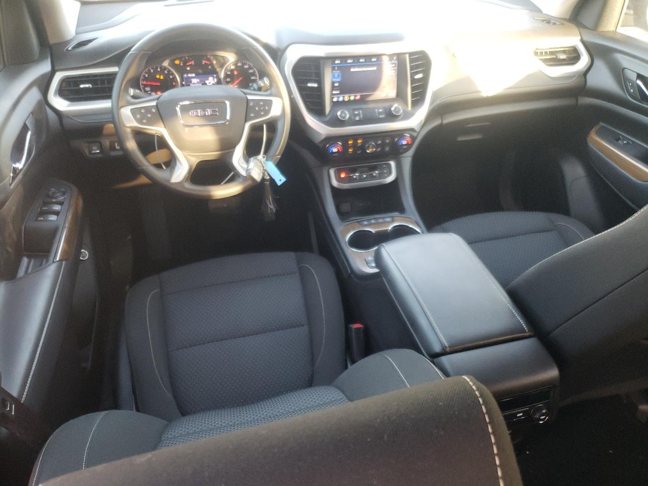 2022 GMC Acadia - Image 8
