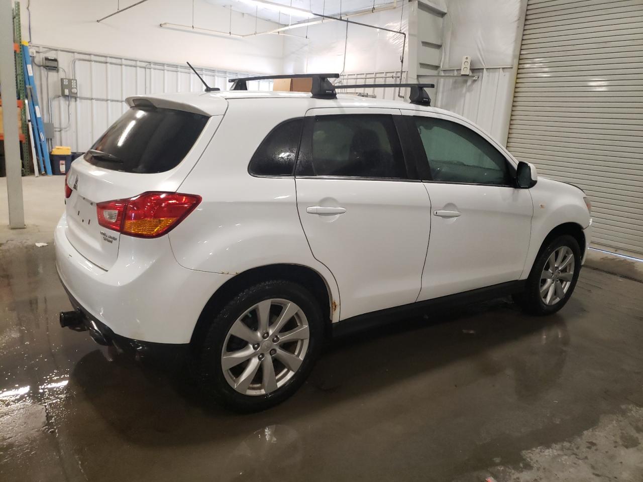 2015 Mitsubishi Outlander - Image 3