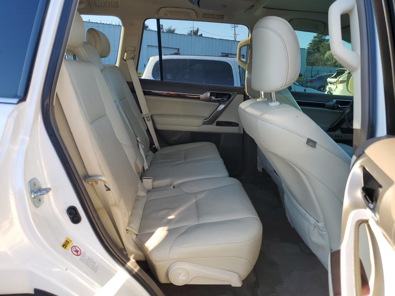 2011 Lexus GX - Image 11