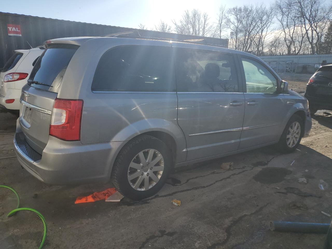 2015 Chrysler Town & Country - Image 3