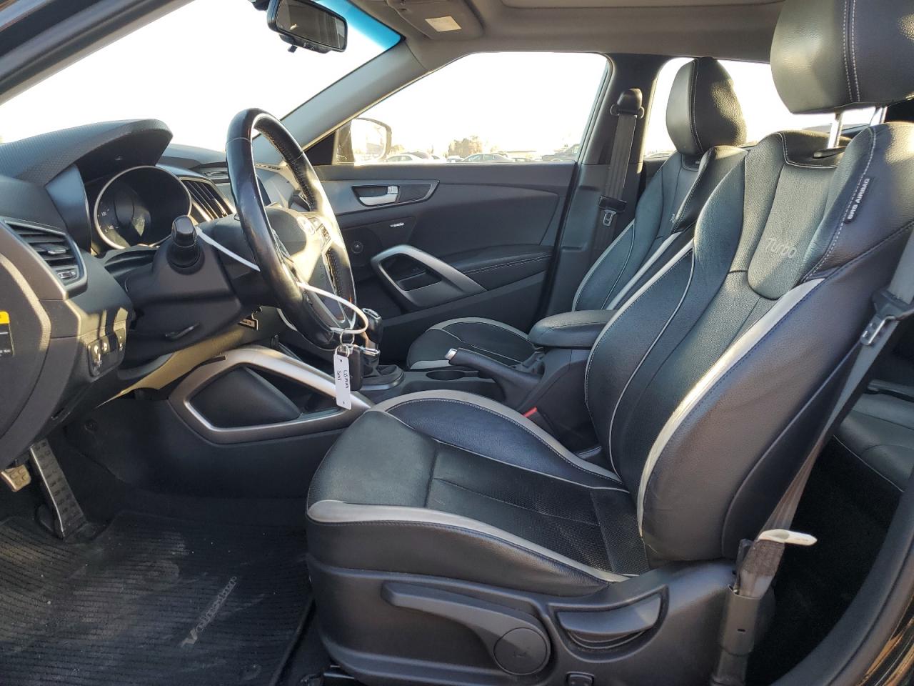 2013 Hyundai Veloster - Image 7