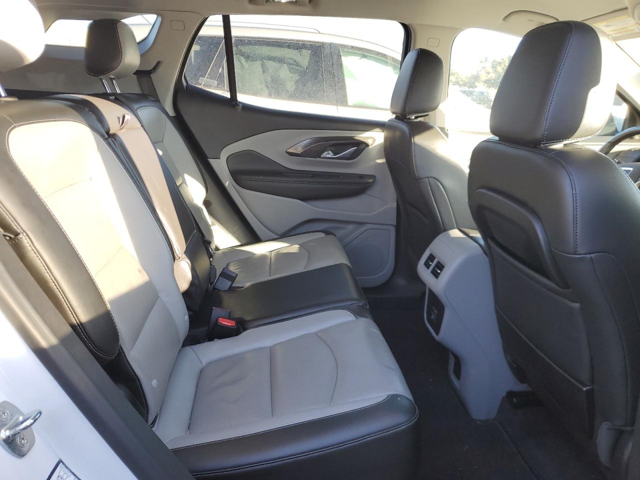2022 GMC Terrain - Image 11