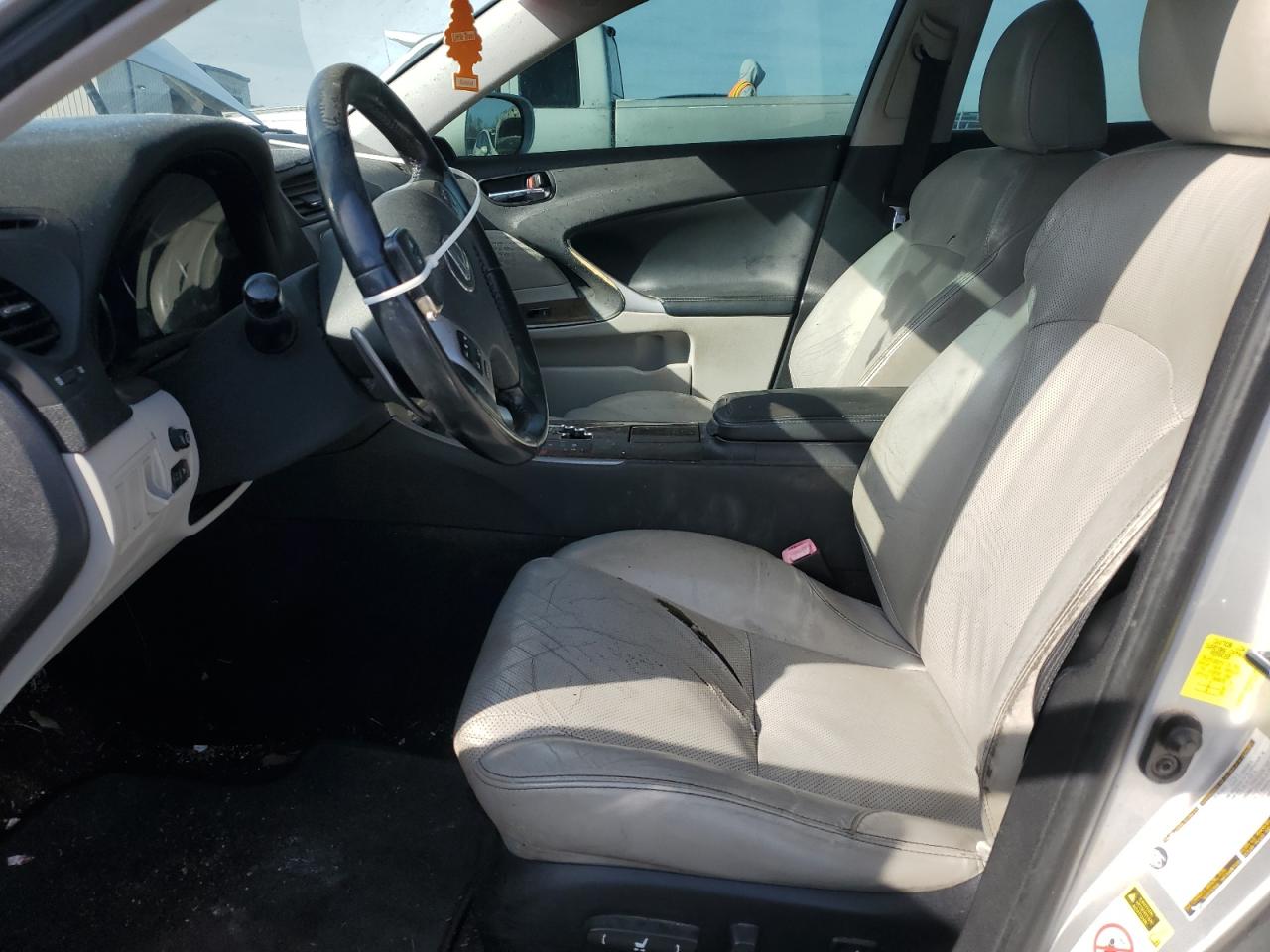 2011 Lexus IS - Image 7