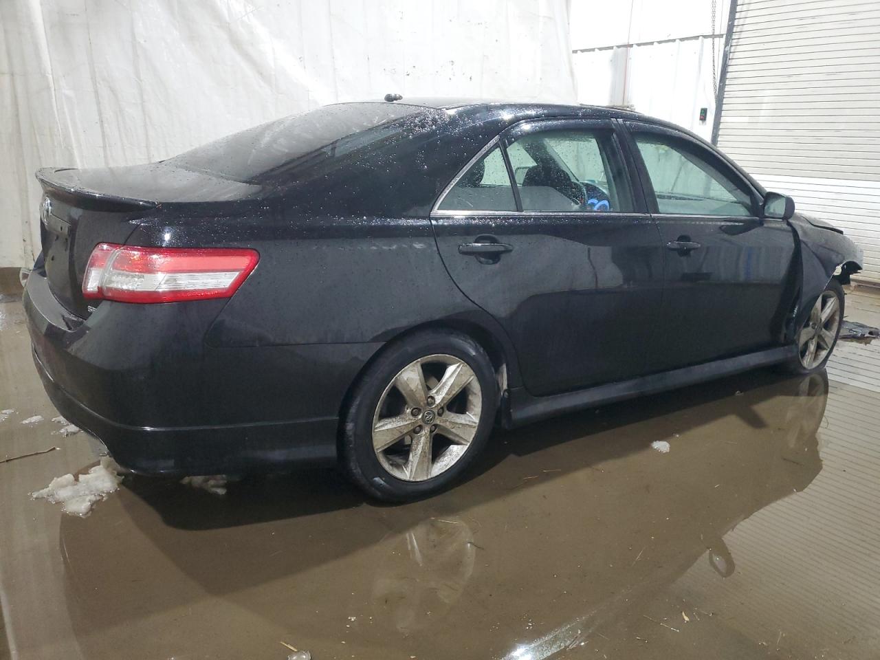 2011 Toyota Camry - Image 3