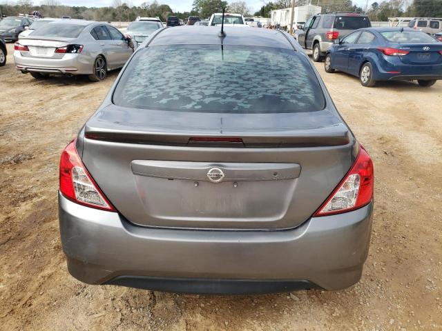  NISSAN VERSA 2018 Серый