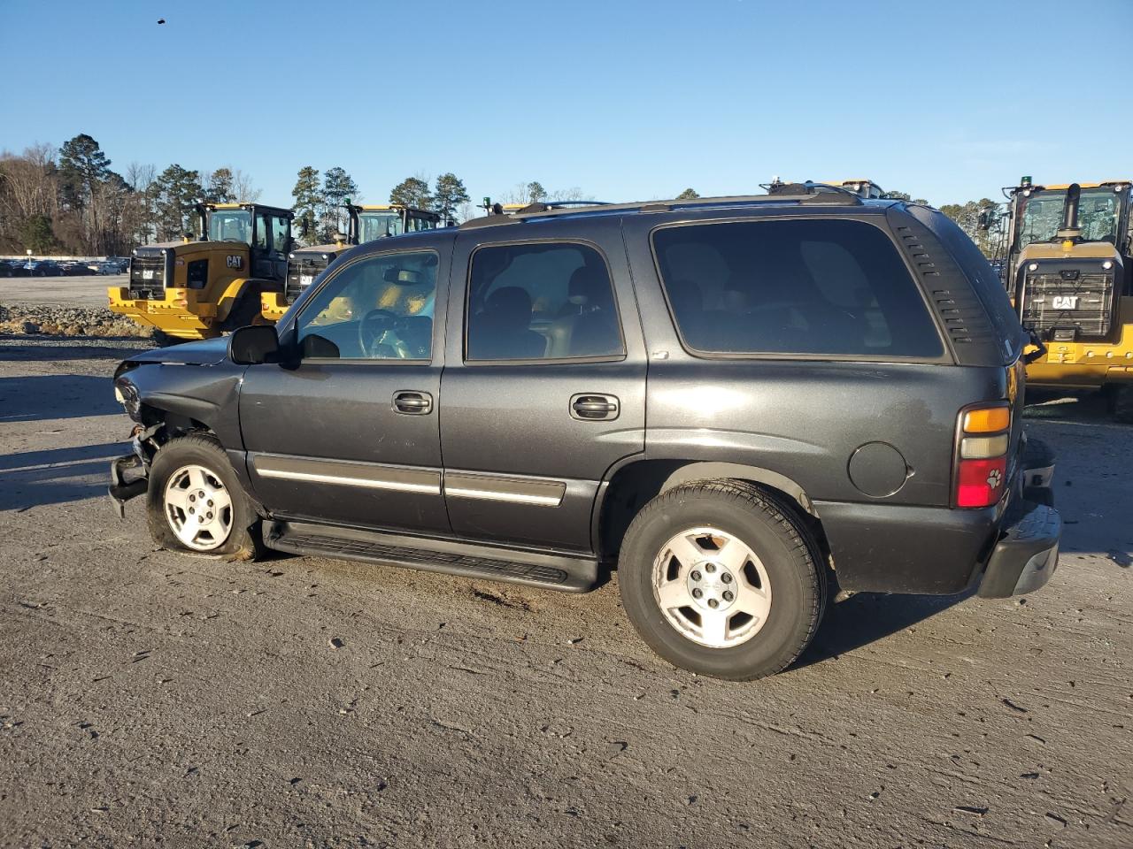 2004 Chevrolet Tahoe - Image 2