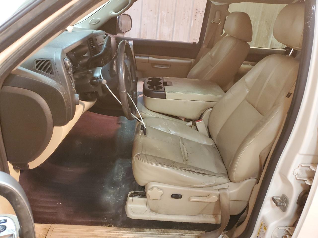 2011 Chevrolet Silverado - Image 7