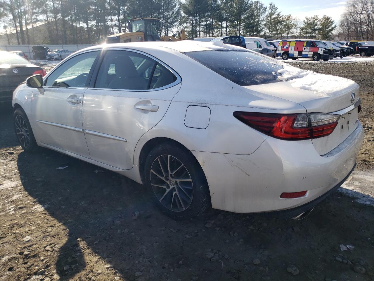 2017 Lexus ES - Image 2