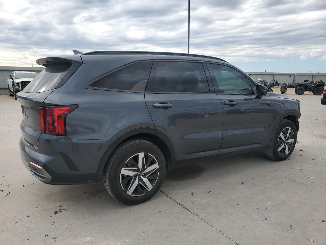 2023 Kia Sorento - Image 3