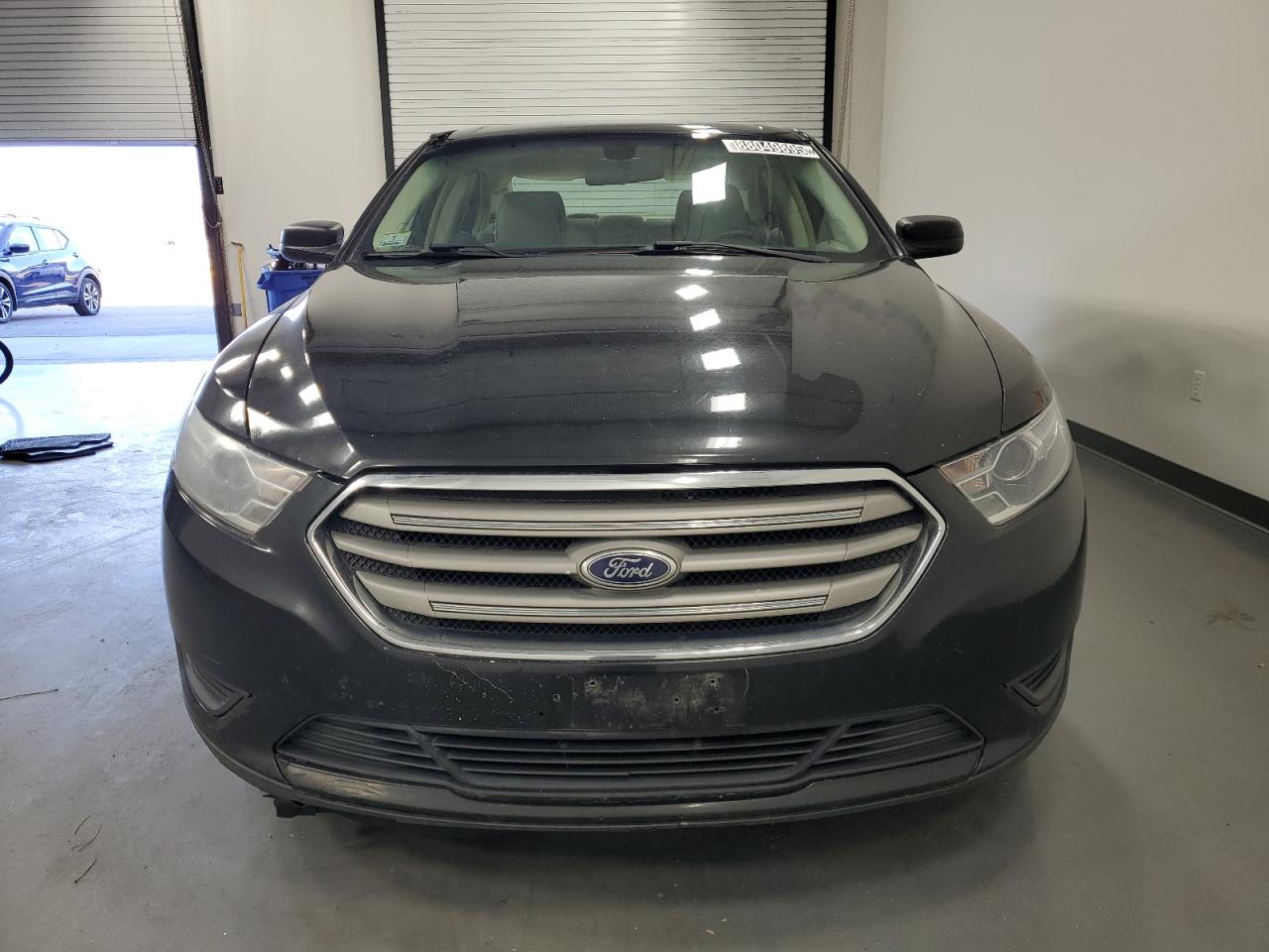 2014 Ford Taurus - Image 5