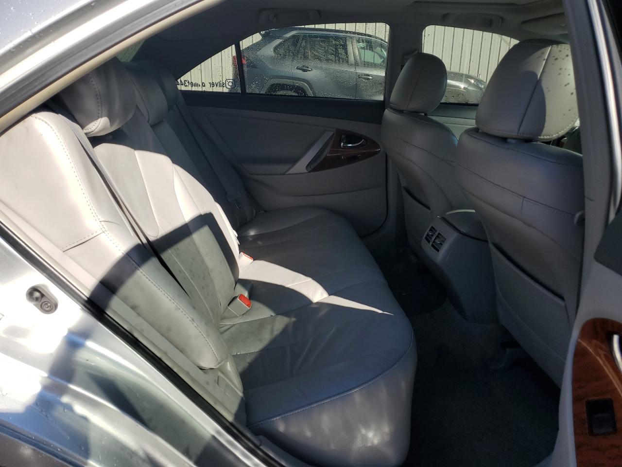 2009 Toyota Camry - Image 10