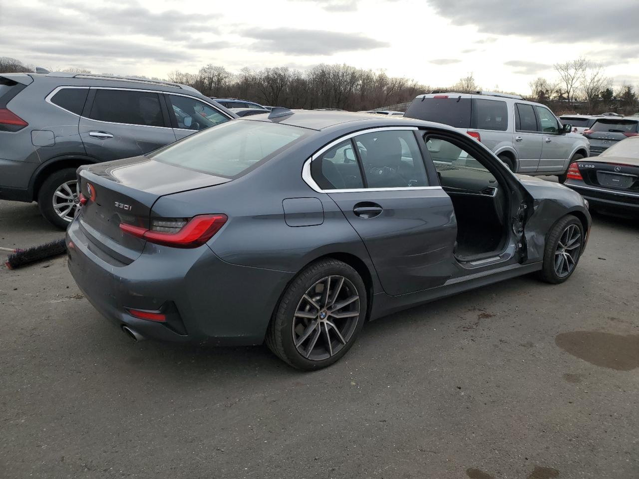 VIN WBA5R7C52KFH05796 2019 BMW 3 SERIES no.3