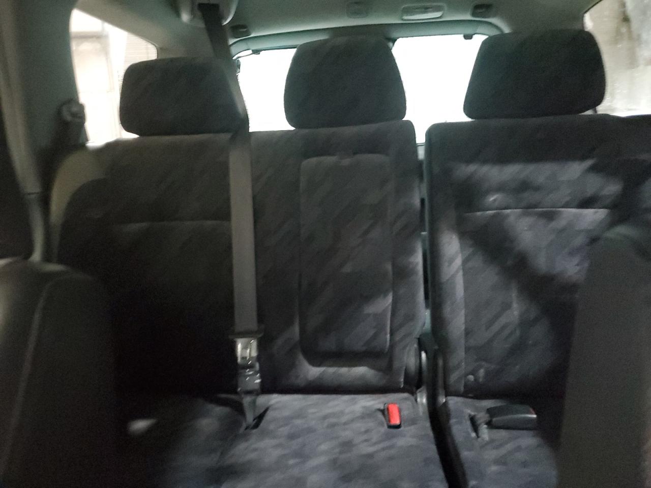 2004 Honda CR-V - Image 10