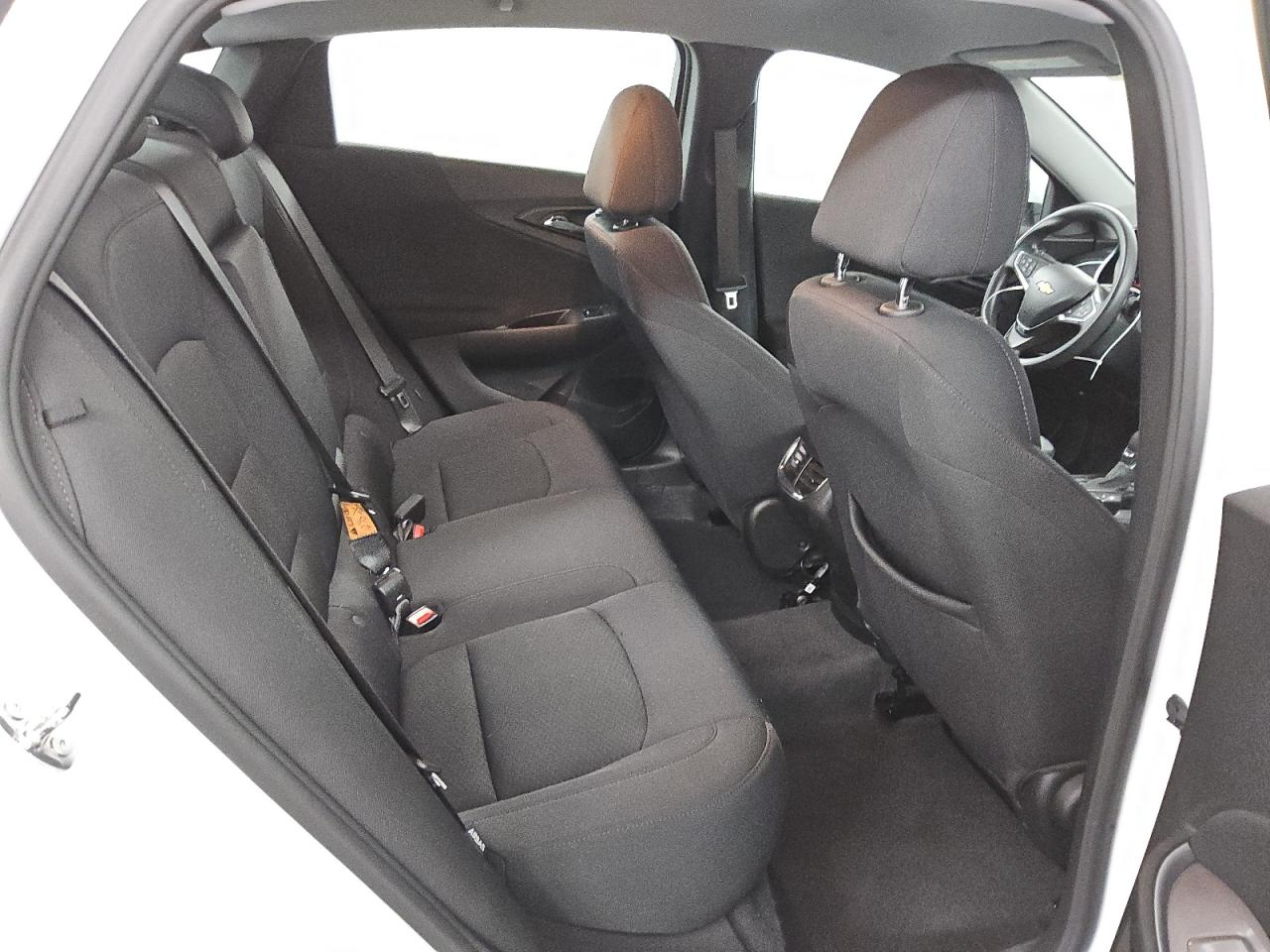 2023 Chevrolet Malibu - Image 10