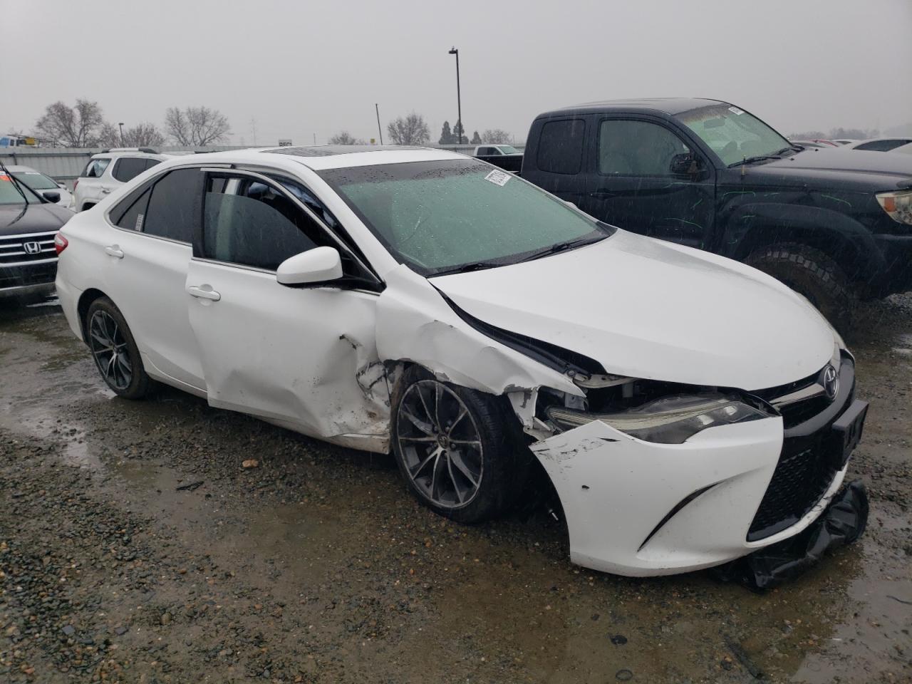 VIN 4T1BK1FK4FU556035 2015 TOYOTA CAMRY no.4