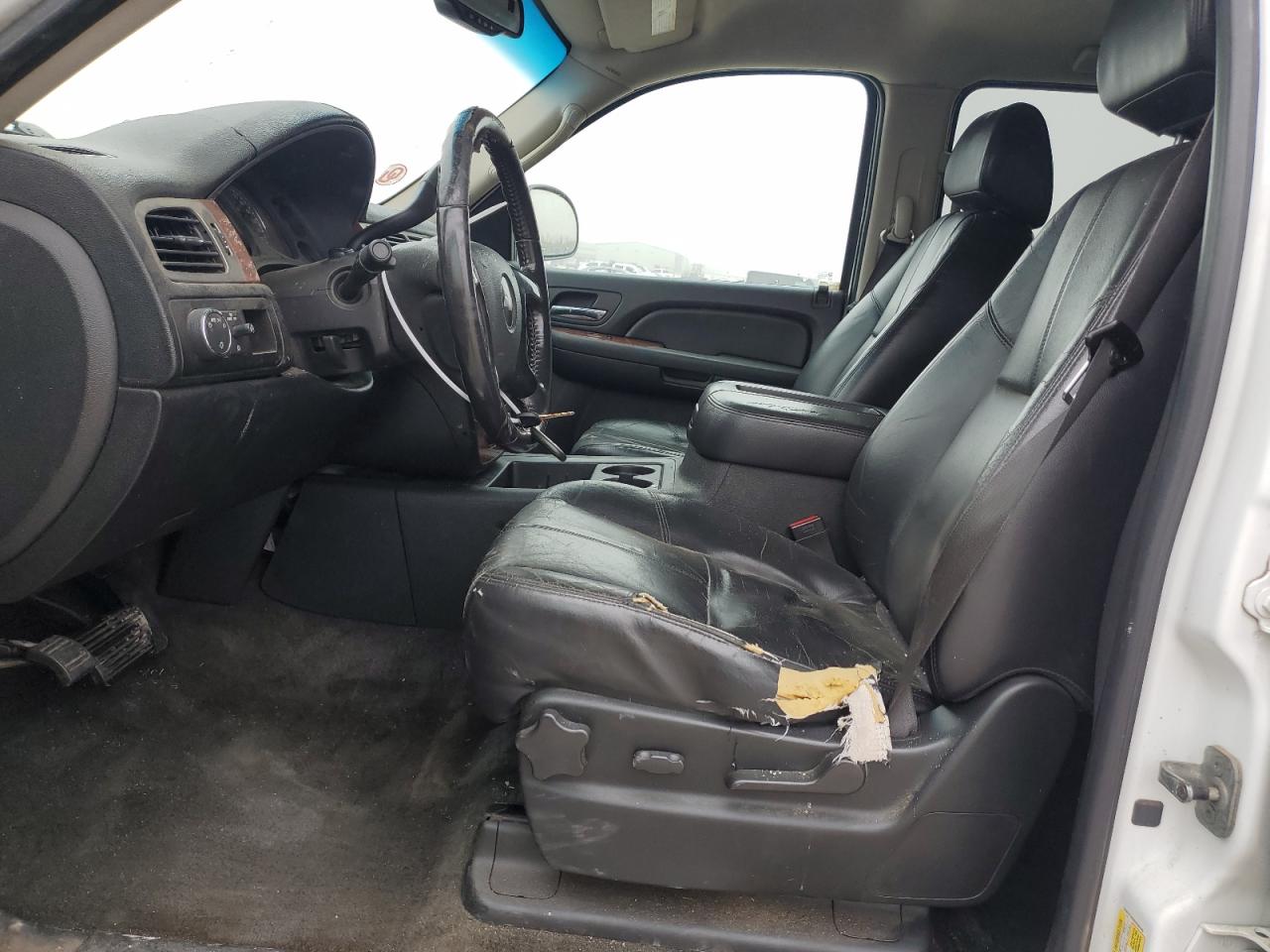2008 Chevrolet Suburban - Image 7