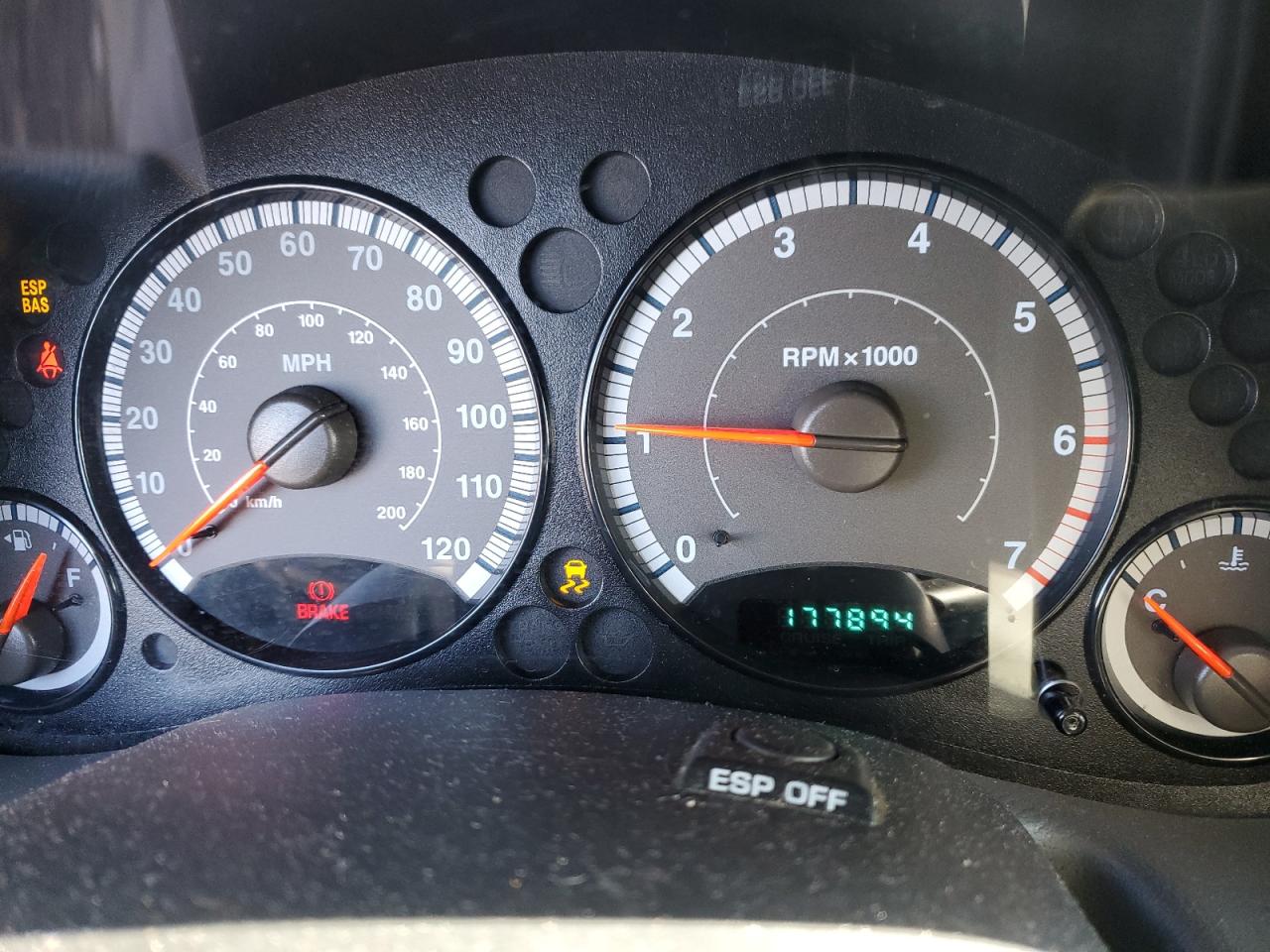 2006 Jeep Liberty (North America) - Image 9