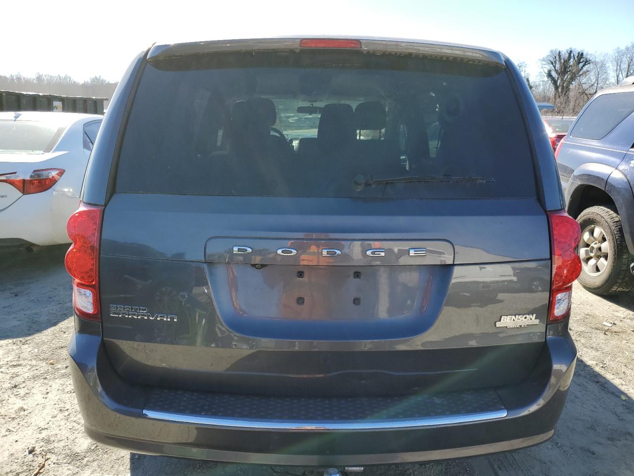 2018 Dodge Caravan - Image 6