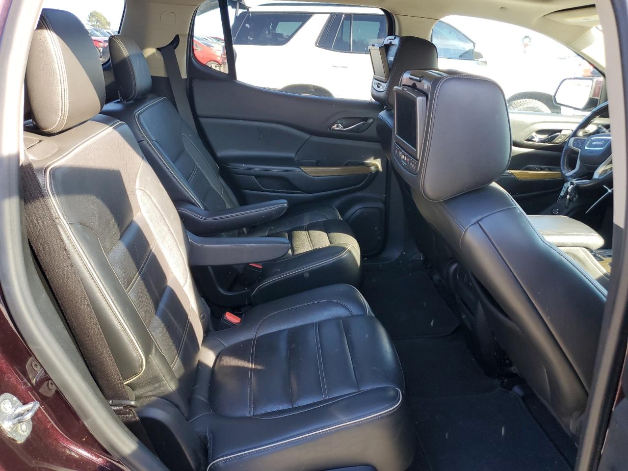 2017 GMC Acadia - Image 11