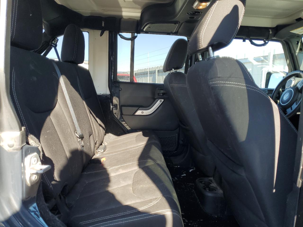 2016 Jeep Wrangler - Image 11