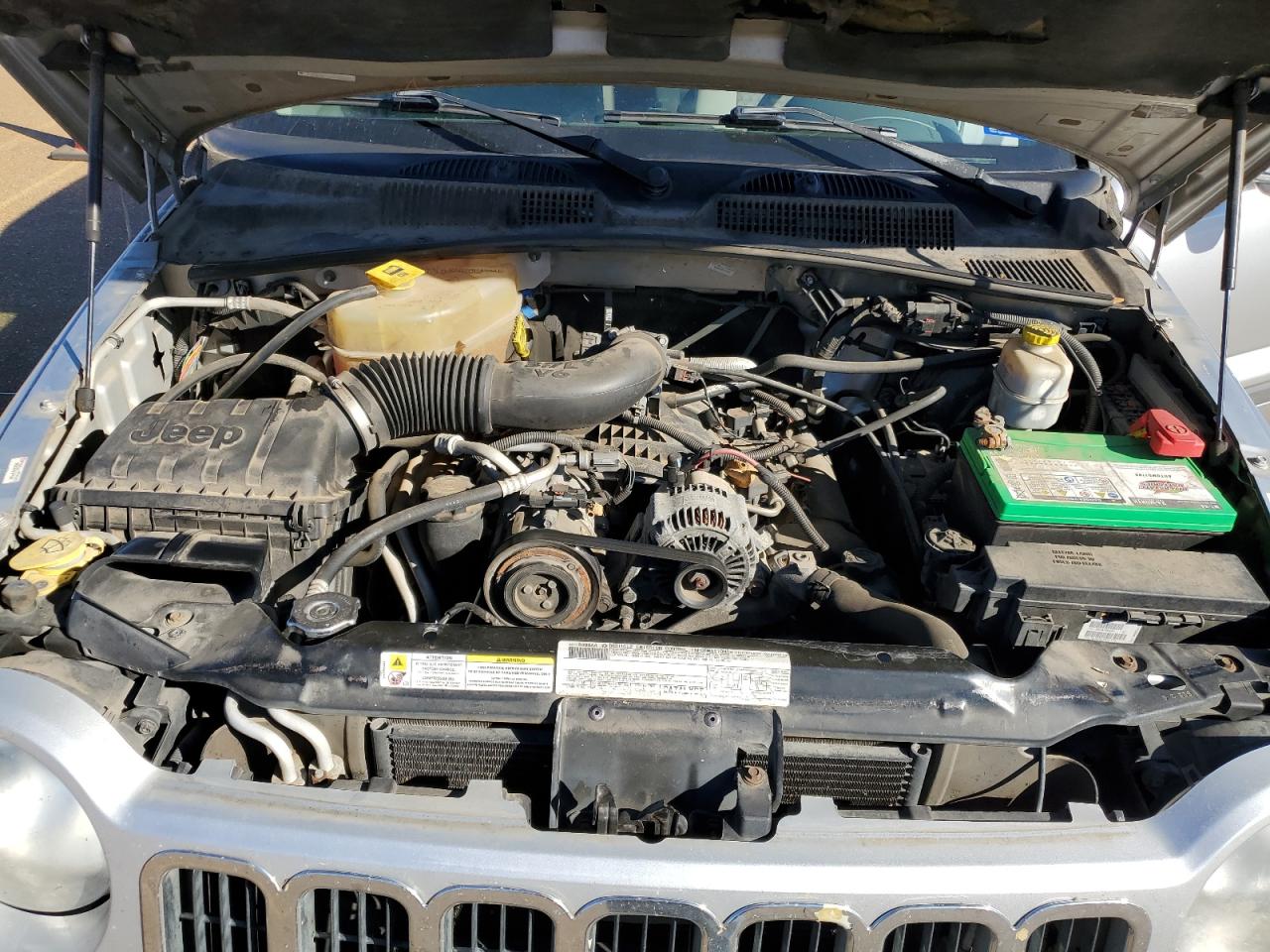 2007 Jeep Liberty (North America) - Image 12
