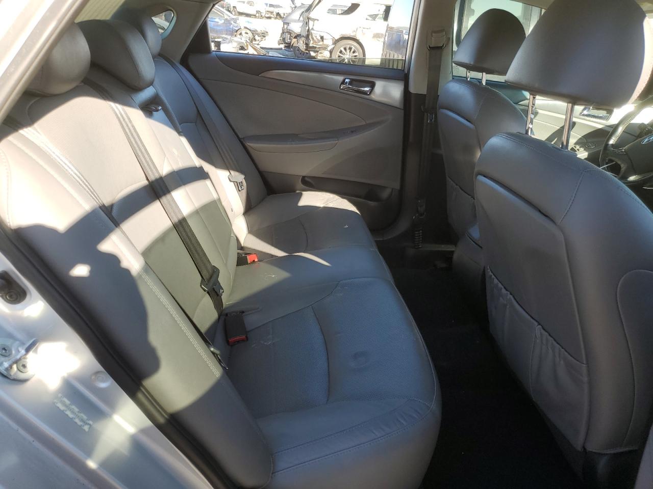 2015 Hyundai Sonata - Image 10