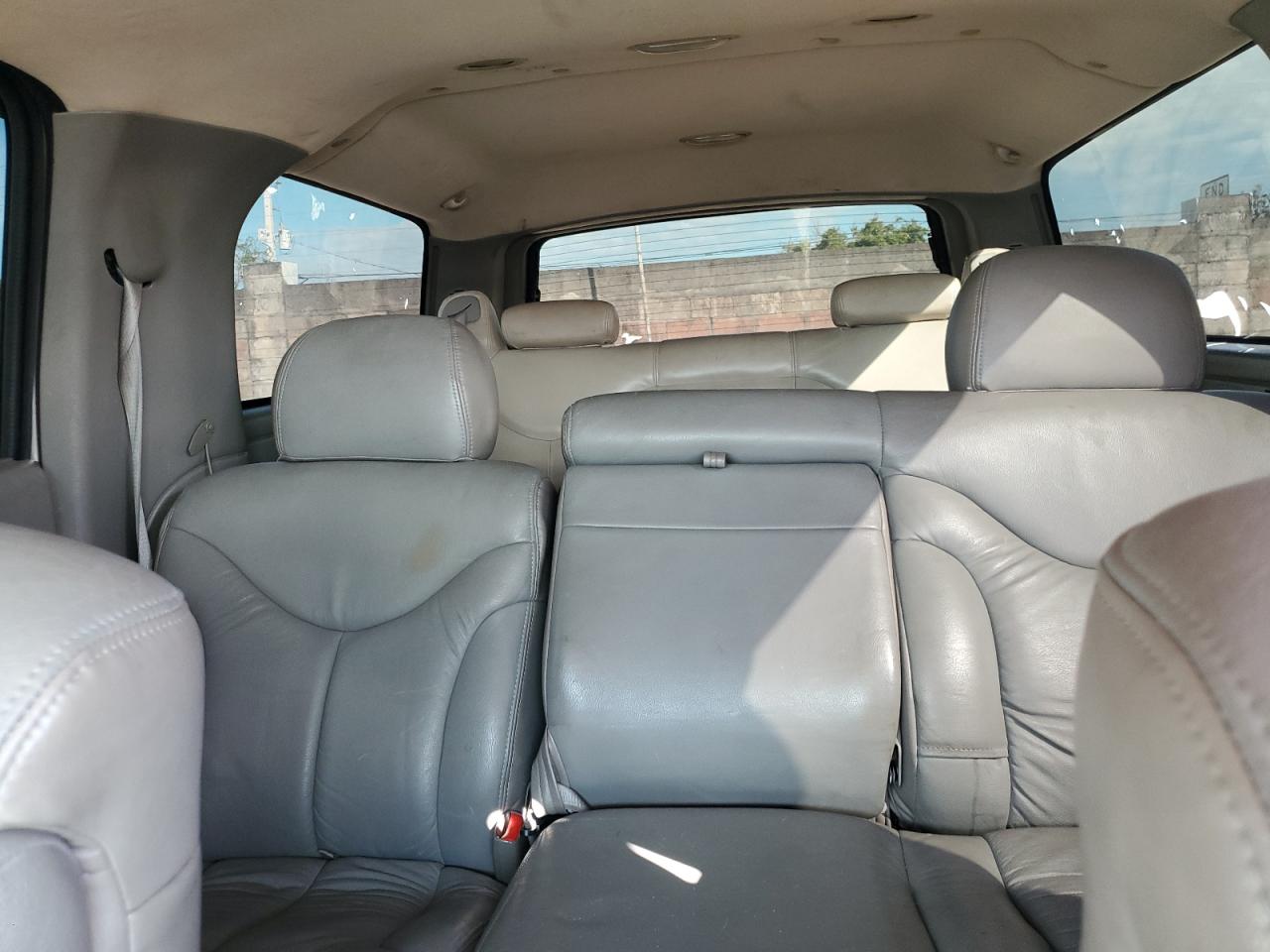 2000 GMC Yukon - Image 10