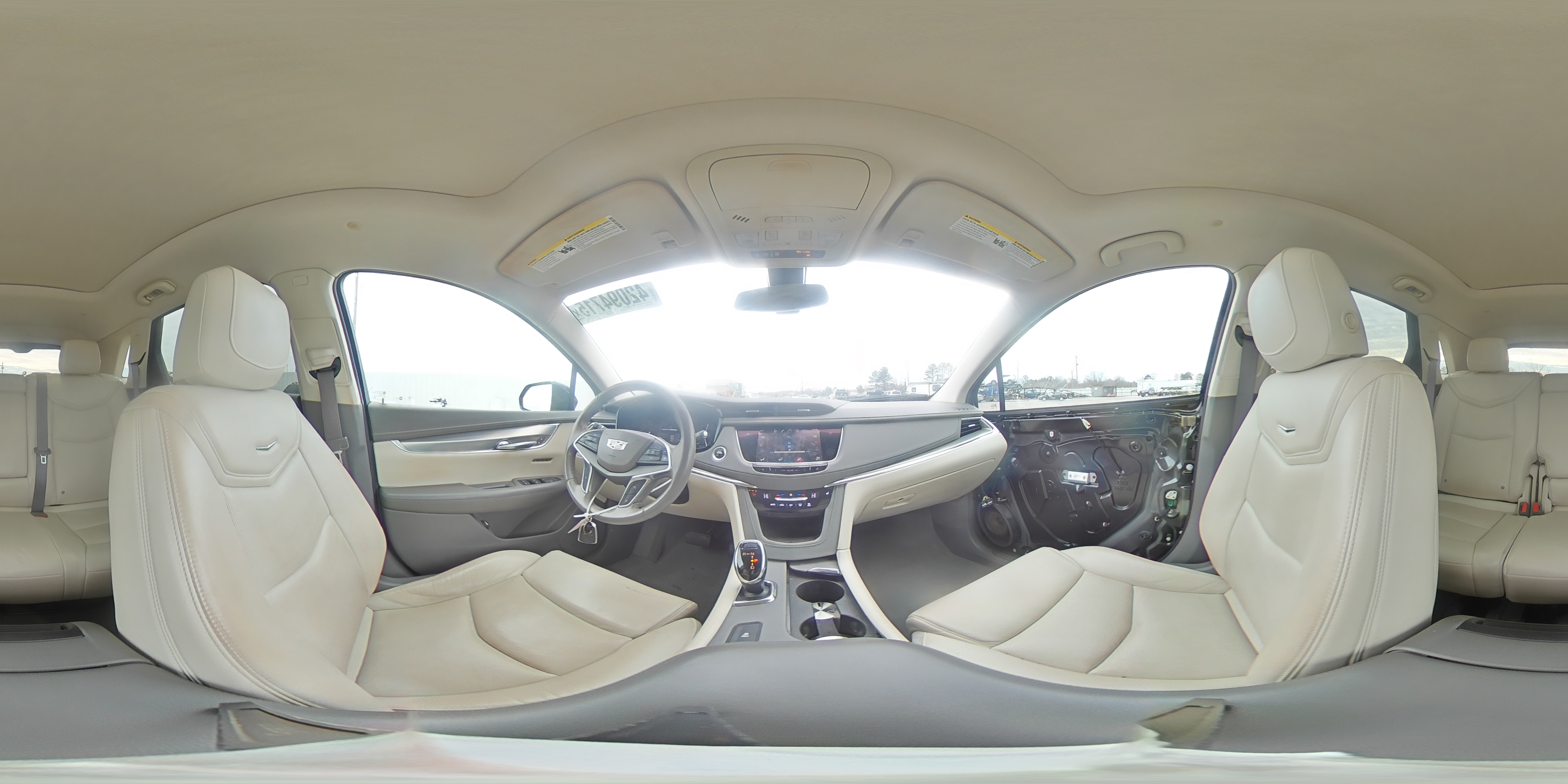 2017 Cadillac XT5 - Image 16