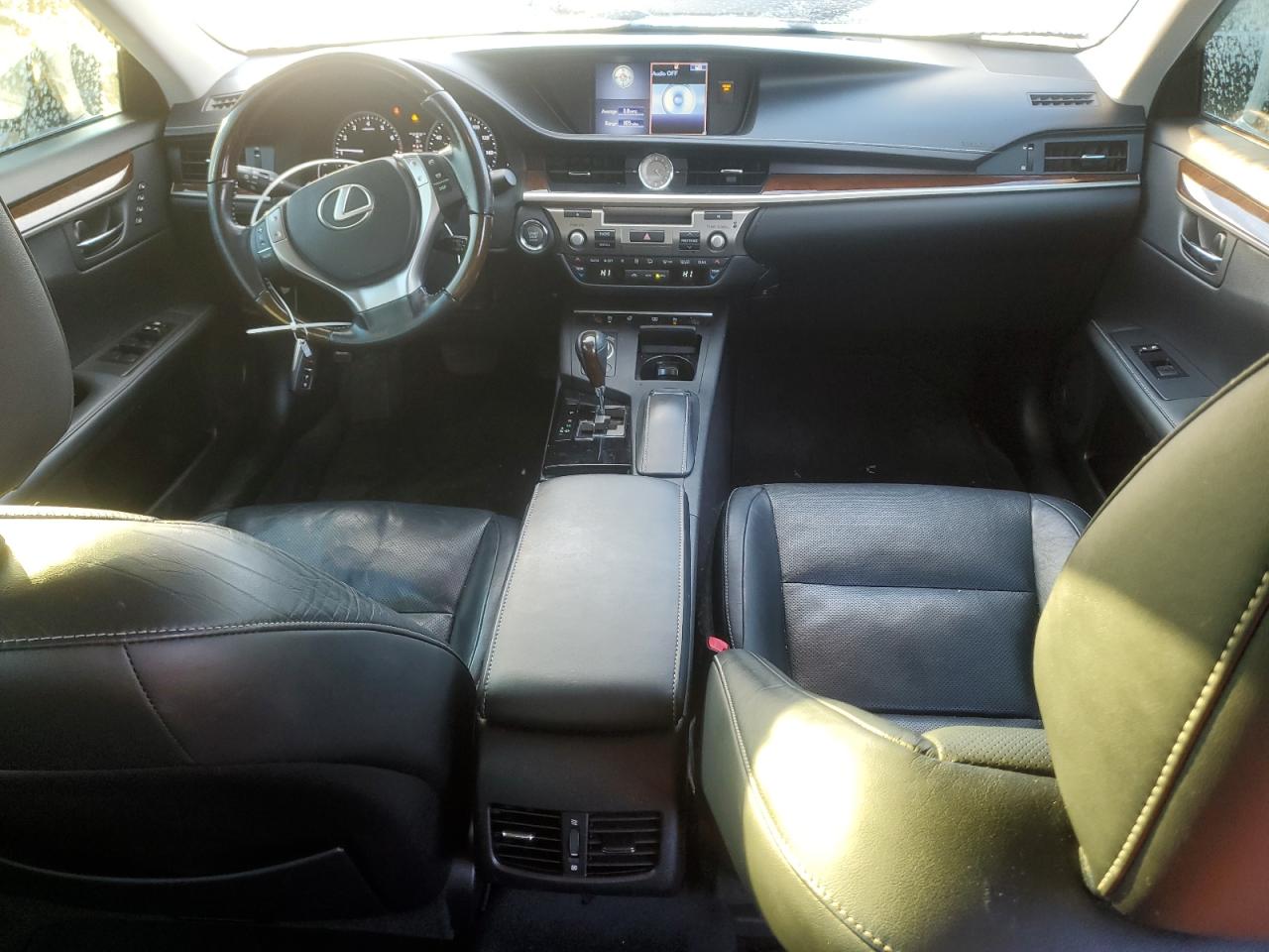 2015 Lexus ES - Image 8
