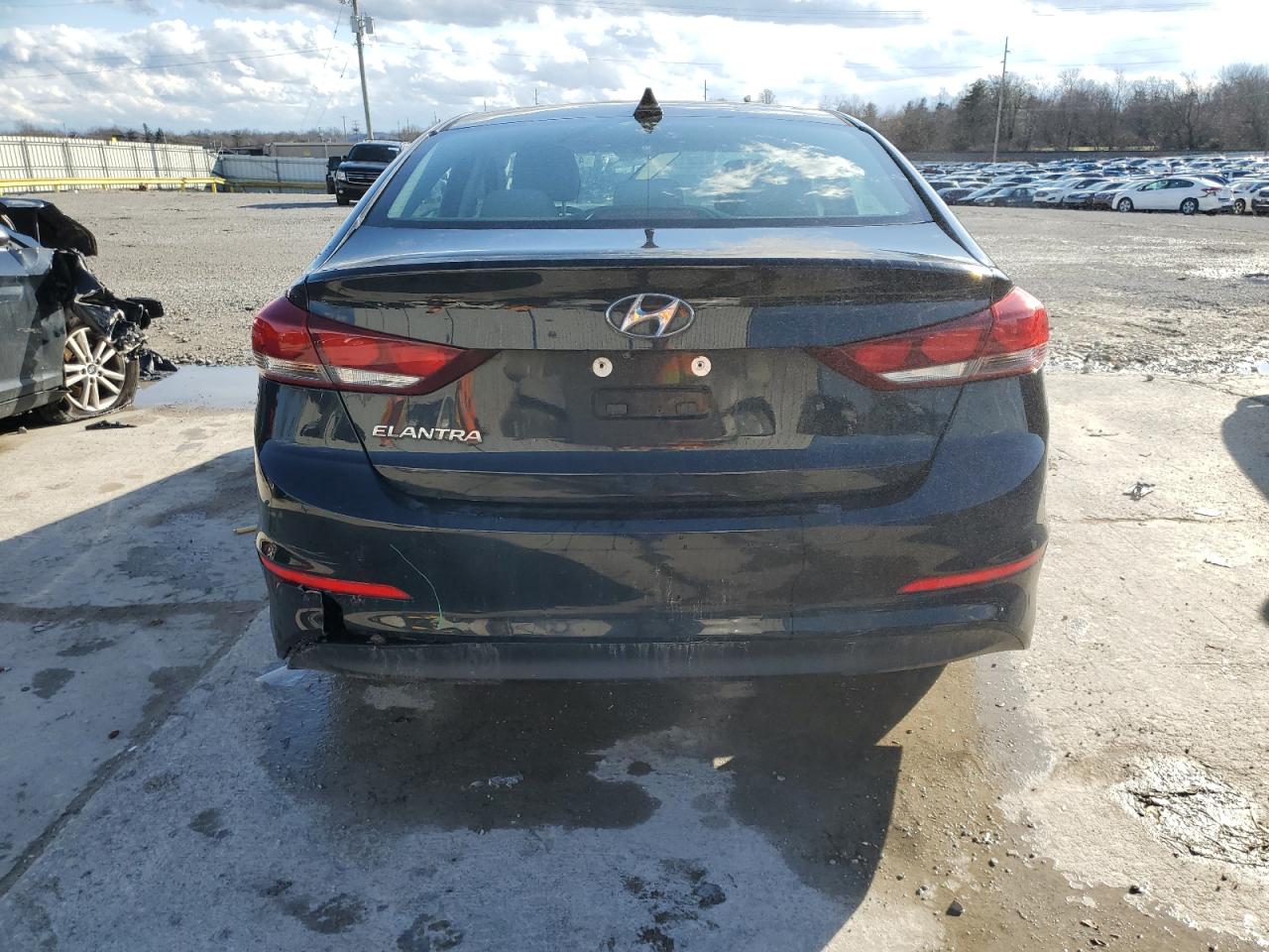 2017 Hyundai Elantra - Image 6