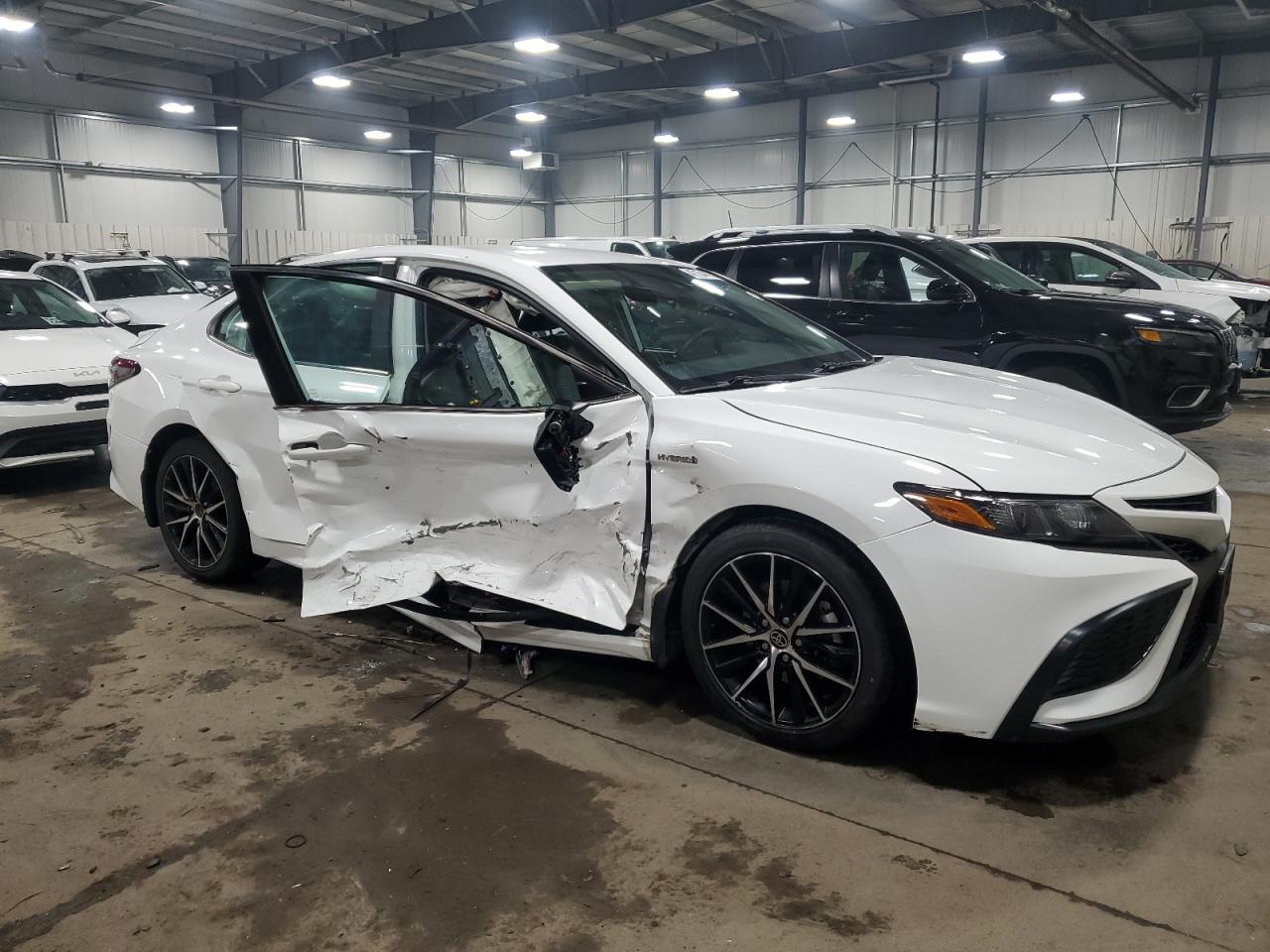 2021 Toyota Camry - Image 4