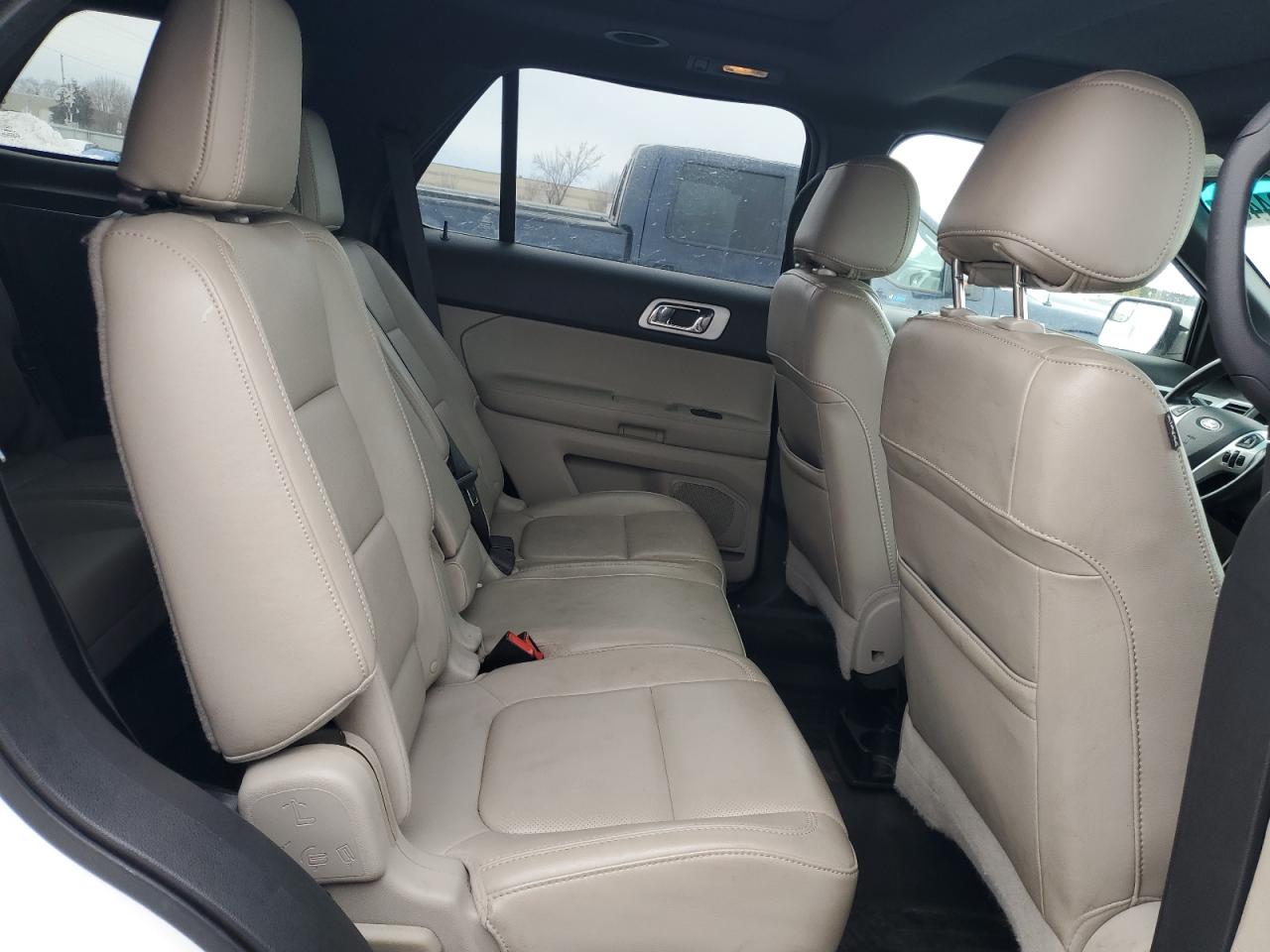 2011 Ford Explorer - Image 11