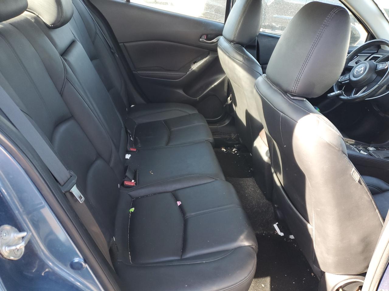 2017 Mazda 3 - Image 11