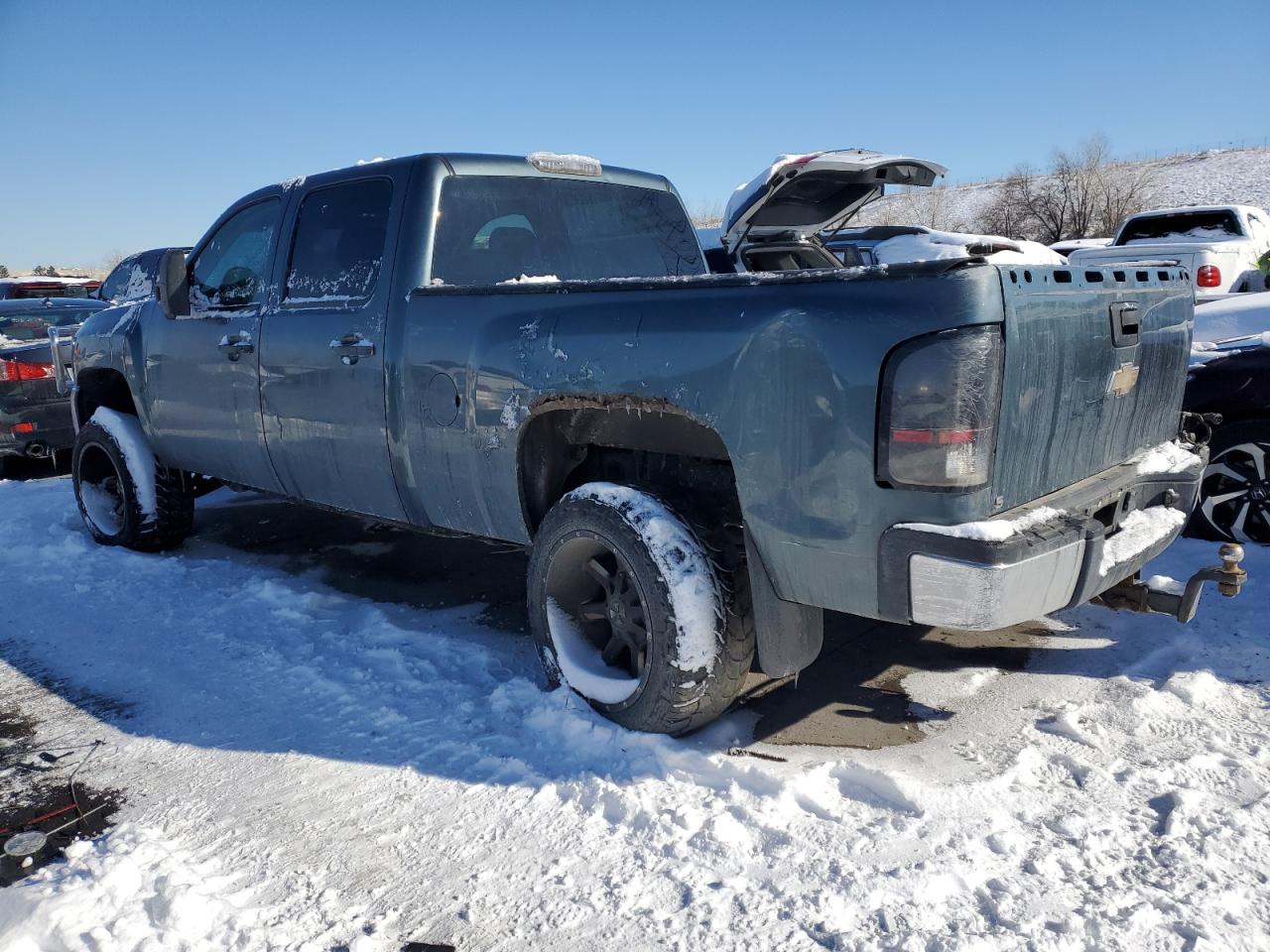 2009 Chevrolet Silverado - Image 2