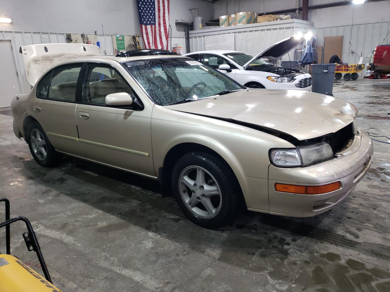 1998 Nissan Maxima - Image 4