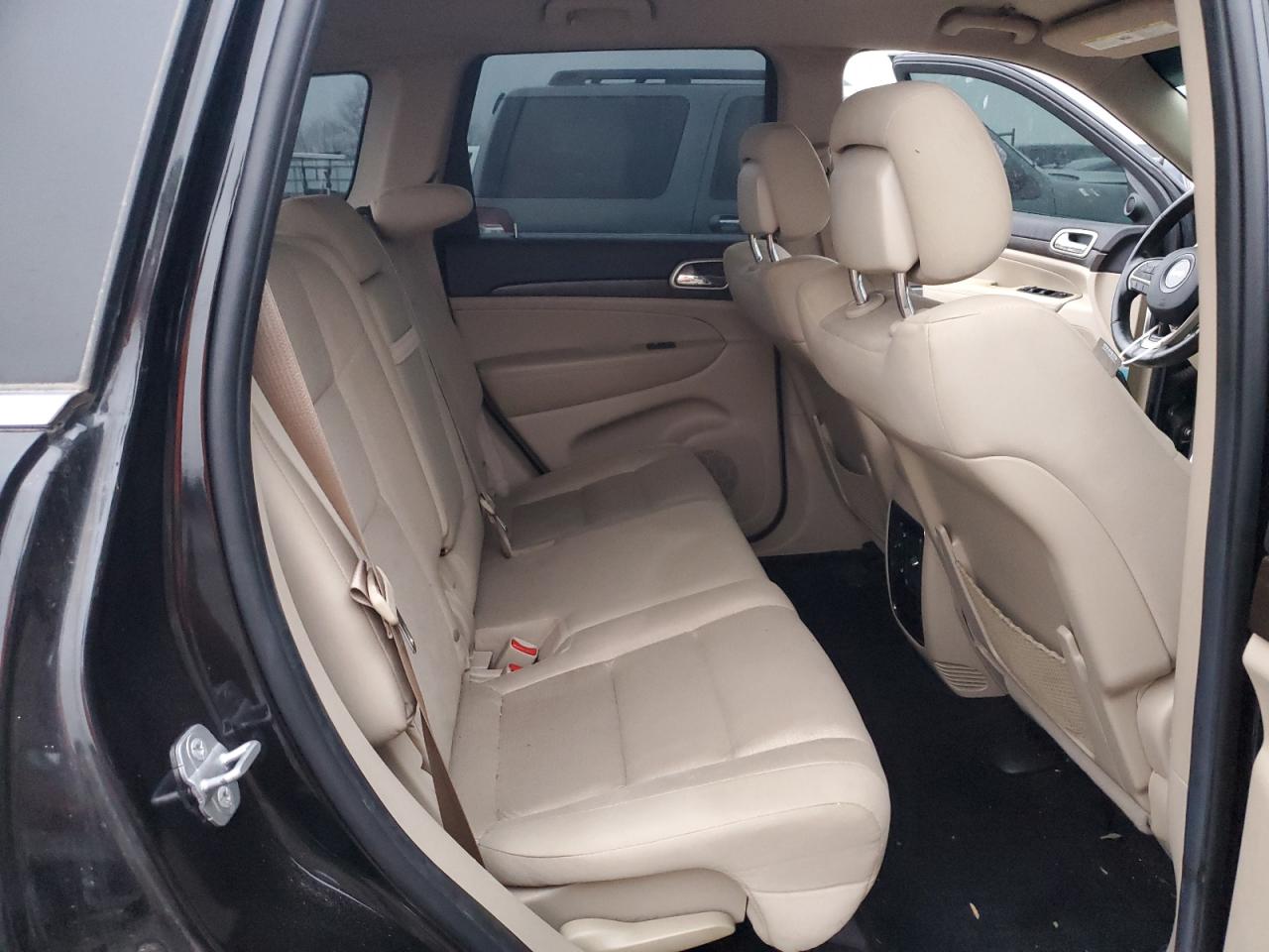2014 Jeep Grand Cherokee - Image 10
