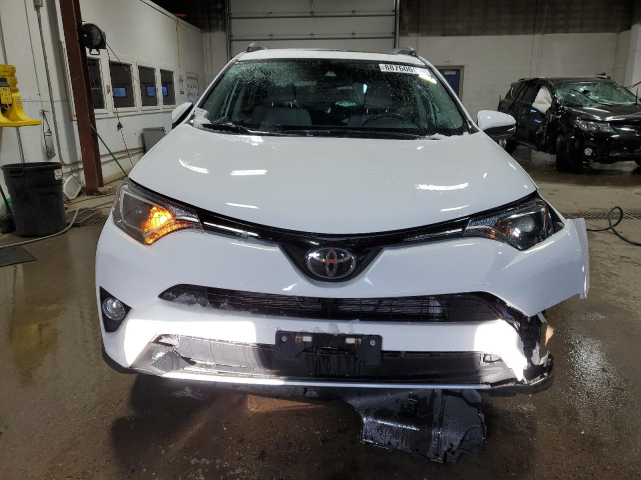 2018 Toyota RAV 4 - Image 5