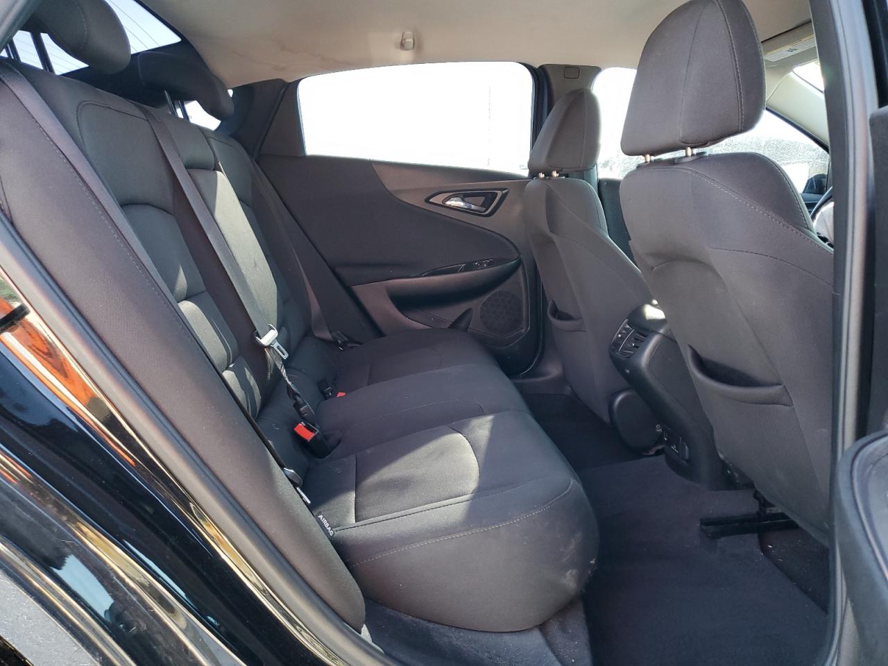 2018 Chevrolet Malibu - Image 11