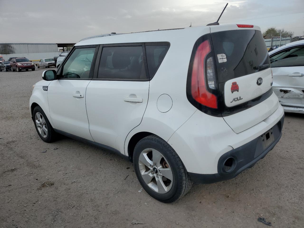 VIN KNDJN2A2XH7496560 2017 KIA SOUL no.2